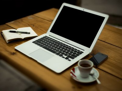 home-office-336377_1920.jpg